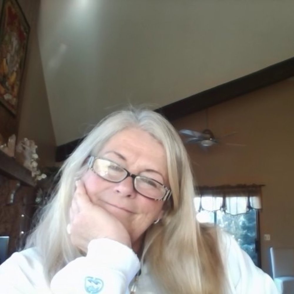 Meet your Posher, Crystal lynne
